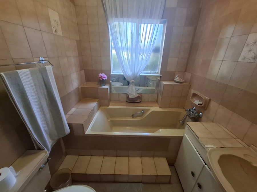 9 Bedroom Property for Sale in Westdene Free State